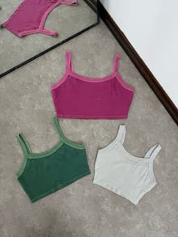 Top musculosa con breteles - imagen