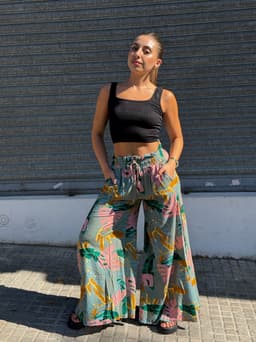 Top musculosa con breteles - imagen