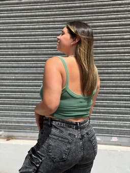 Top musculosa con breteles - imagen