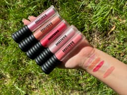 Labial gloss con glitter - imagen