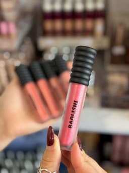 Labial gloss con glitter - imagen