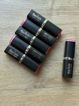 Labial en barra - imagen