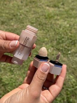 Corrector liquido y contorno doble 2 en 1 - imagen