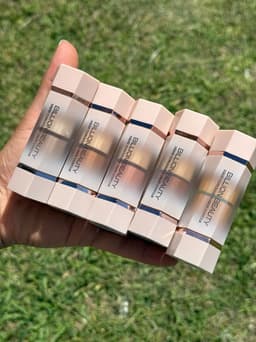 Corrector liquido y contorno doble 2 en 1 - imagen