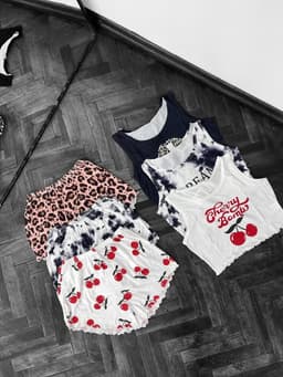 Conjunto de pijama de musculosa y short - imagen