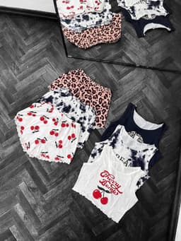 Conjunto de pijama de musculosa y short