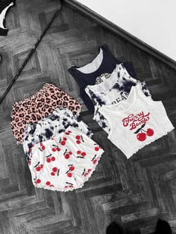Conjunto de pijama de musculosa y short - imagen