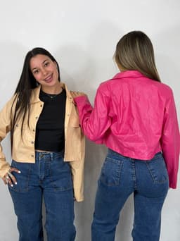 Campera de ecocuero con broches - imagen