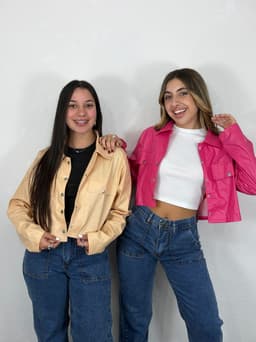 Campera de ecocuero con broches - imagen