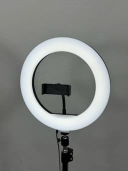 Aro de luz con tripode - imagen