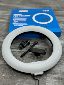 Aro de luz con tripode - imagen
