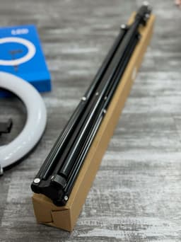 Aro de luz con tripode - imagen