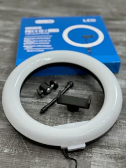 Aro de luz con tripode - imagen