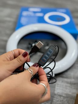 Aro de luz con tripode - imagen