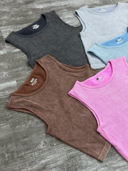 Musculosa Jade por MAYOR ($190 c/u paquete de 6 unidades incluye 3 gris y 3 negras) - imagen