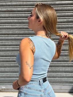 Musculosa Jade por MAYOR ($190 c/u paquete de 6 unidades incluye 3 gris y 3 negras) - imagen