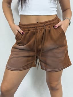 Short deportivo difuminado - imagen