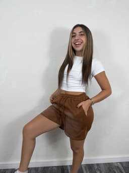 Short deportivo difuminado - imagen