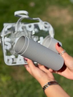 Neceser mas kit aseo personal basico por MAYOR ($150 c/u paquete de 6 unidades) - imagen