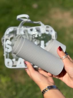 Neceser mas kit aseo personal basico por MAYOR ($150 c/u paquete de 6 unidades) - imagen