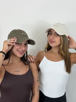 Gorro deportivo unisex por MAYOR ($290 c/un paquete de 6 unidades) - imagen