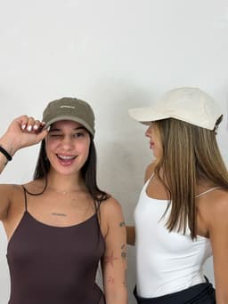 Gorro deportivo unisex por MAYOR ($290 c/un paquete de 6 unidades) - imagen