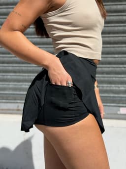 Pollera short deportiva - imagen