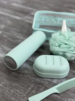 Neceser mas kit para higiene personal - imagen