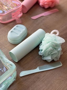 Neceser mas kit para higiene personal - imagen