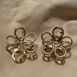 Pinza de flor metalica por MAYOR ($45 c/u paquete de 6 unidades)