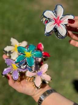 Pinza de flor hawaiana por MAYOR ($45 c/u paquete de 12 unidades) - imagen