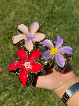 Pinza de flor hawaiana por MAYOR ($45 c/u paquete de 12 unidades)