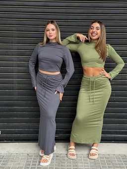 Conjunto de buzo y pollera - imagen
