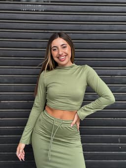 Conjunto de buzo y pollera - imagen
