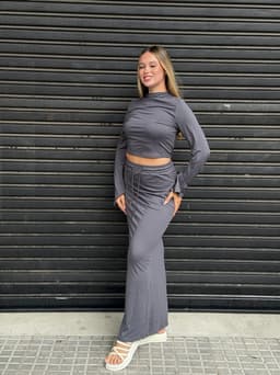 Conjunto de buzo y pollera - imagen