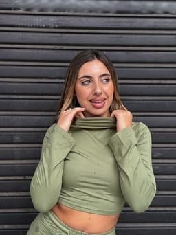Conjunto de buzo y pollera - imagen