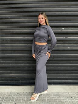 Conjunto de buzo y pollera - imagen