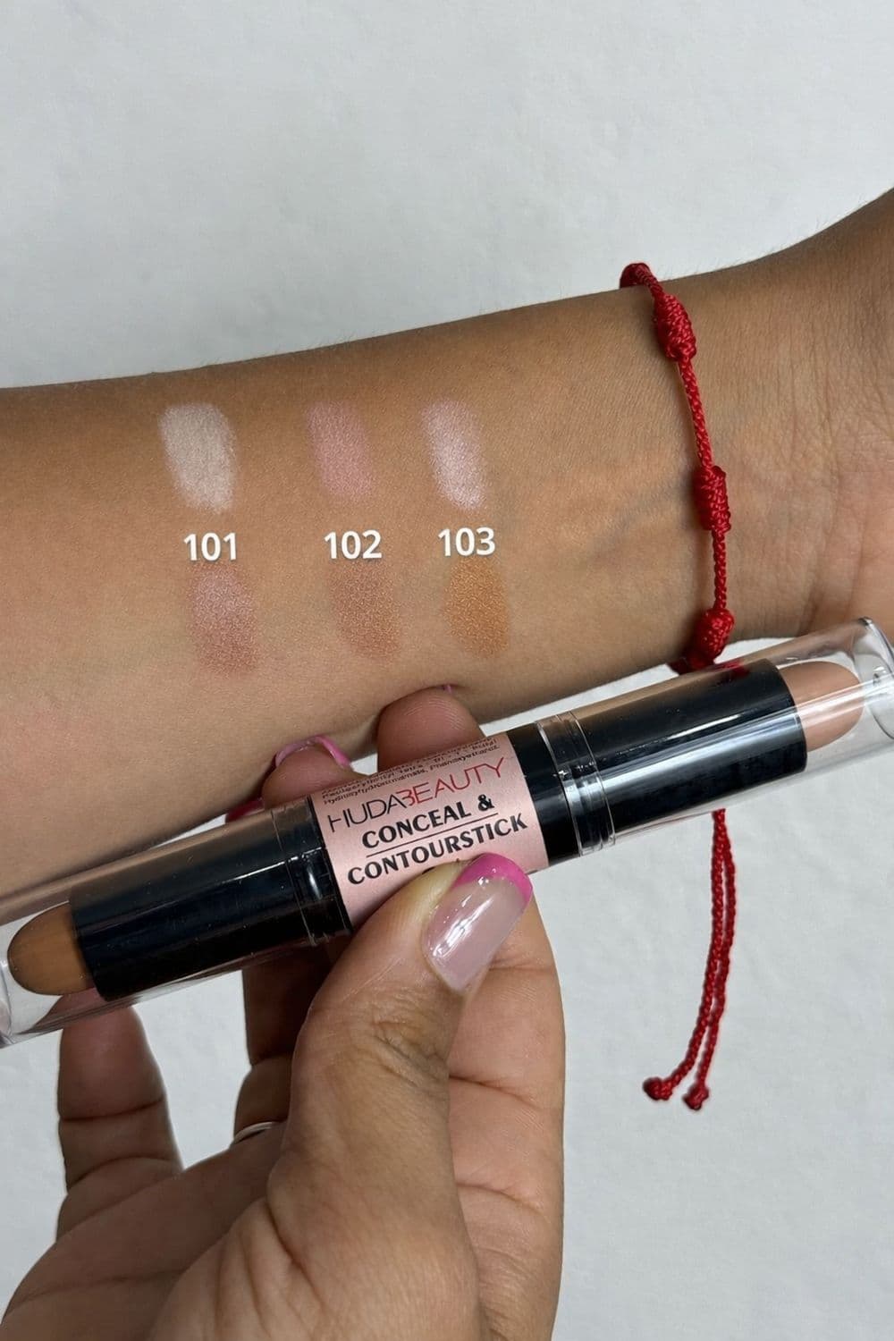 Corrector de Ojeras y Contorno