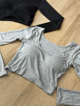 Remera manga larga con Push up - imagen