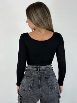 Remera manga larga con Push up - imagen