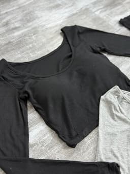 Remera manga larga con Push up - imagen