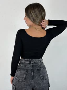 Remera manga larga con Push up - imagen