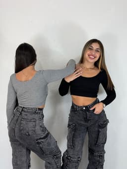 Remera manga larga con Push up - imagen