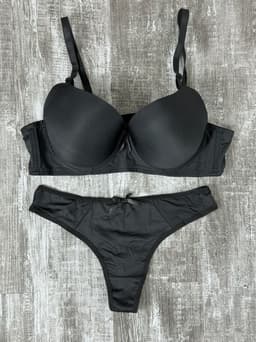 Conjunto de ropa interior - imagen