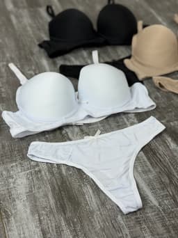 Conjunto de ropa interior - imagen