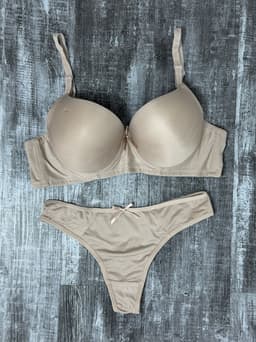 Conjunto de ropa interior - imagen