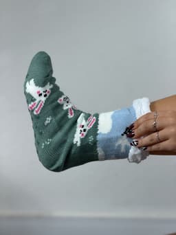 Par de medias antideslizantes con peluche - imagen
