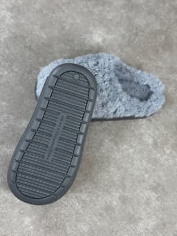 Pantuflas con peluche - imagen