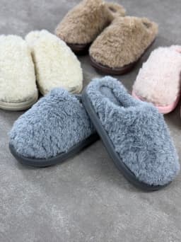 Pantuflas con peluche - imagen