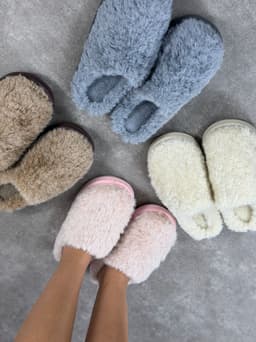 Pantuflas con peluche - imagen